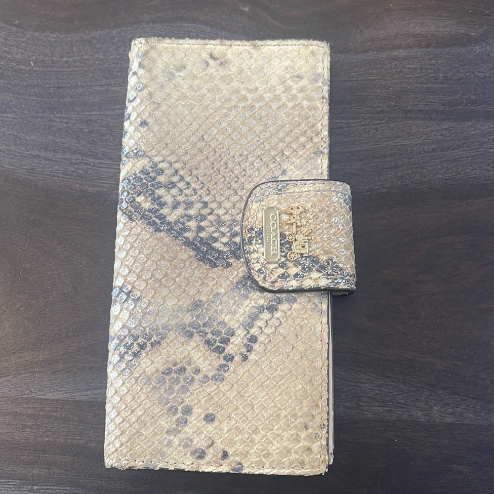 Coach Wallet Embossed Leather Wallet